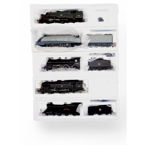 539 - Bachmann Branch-Line 00-gauge 31-952A A4 2512 'Silver Fox' LNER Silver Grey, 32-353 Standard Class 4... 