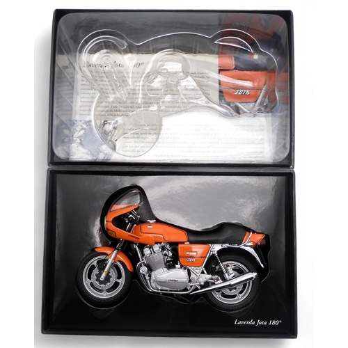 542 - Three boxed Paul's Model Art Minichamps Classic Bikes Series motorcycles; Laverda Jota 180, Norton M... 