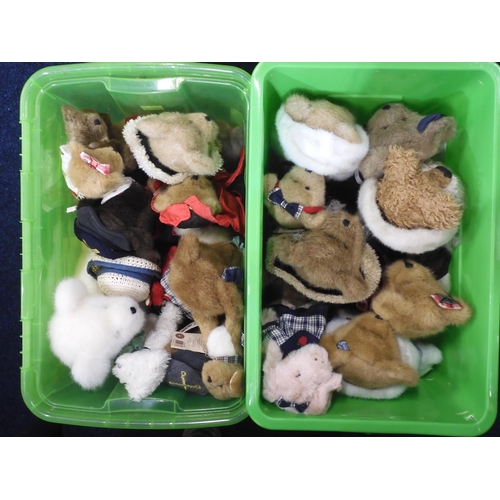 655 - Boyds Bears: a very large collection, the bears of varying scale, most having tags (2 boxes)