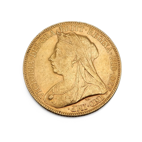 338 - Victoria (1837-1901) 1 Sovereign 1900Obverse Older crowned and veiled bust ('Old Head') of Queen Vic... 