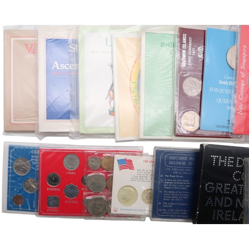 479 - A lot comprising various brilliant uncirculated coin collection packs, Royal Mint proof coin sets, a... 