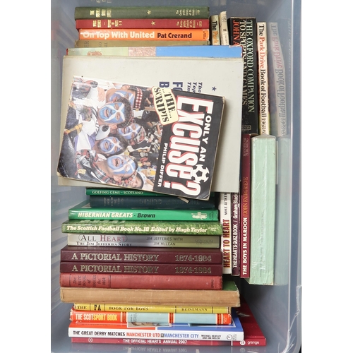 612 - A very large quantity of sporting books, mostly concerning football, including various player biogra... 