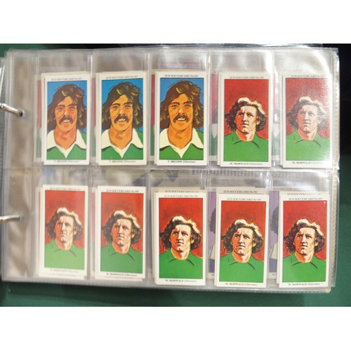 592 - Early-20th century football cigarette/collectors' cards, comprising the 