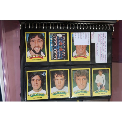 598 - A large collection of 1970s and later football cigarette/collectors' cards, to include the World Cup... 