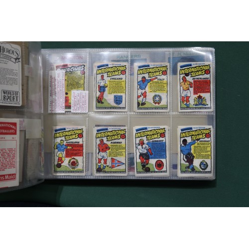 598 - A large collection of 1970s and later football cigarette/collectors' cards, to include the World Cup... 