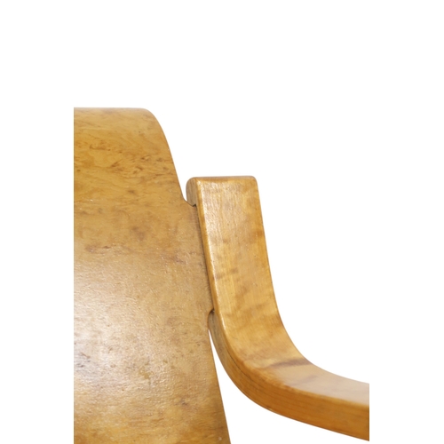 2081 - A MID 20TH CENTURY ALVAR AALTO FOR ARTEK HELSINKI MODEL 42 CANTILEVER ARMCHAIR with laminated birch ... 