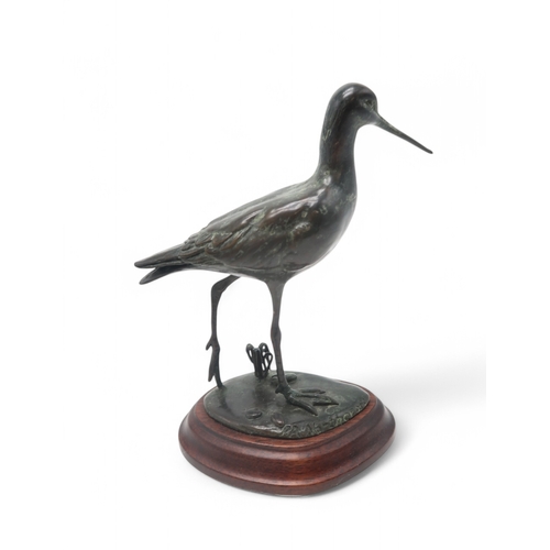 2154 - PATRICIA NORTHCROFTA bronze of a lapwing, 12.5cm high, together with another of a wading bird, 13.5c... 