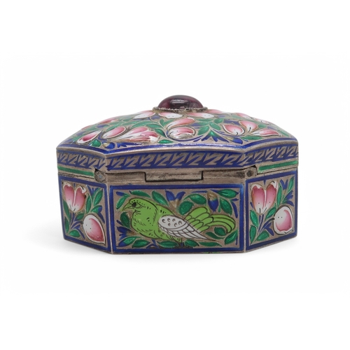 2353 - AN INDIAN MUGHAL SILVER AND ENAMEL PAN BOXLucknow, 19th century, of canted form, decorated with bird... 