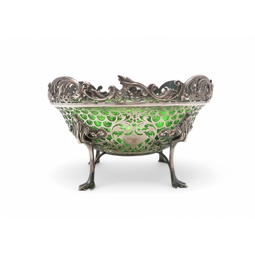 2360 - AN EDWARDIAN SILVER FRUIT BOWLby James Deakin & Sons, Sheffield 1902, the body with scale patter... 