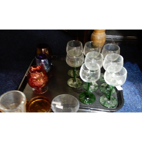 197 - Assorted glassware including vases, dishes etc