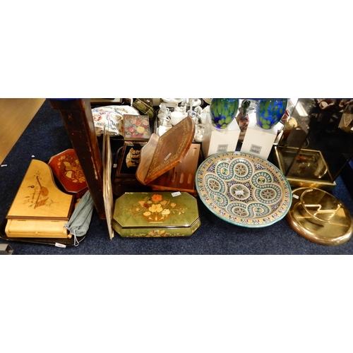 202 - *WITHDRAWN*Assorted inlaid wood jewellery boxes and book rest, a Moroccan pottery bowl, a contempora... 