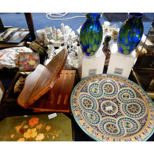 202 - *WITHDRAWN*Assorted inlaid wood jewellery boxes and book rest, a Moroccan pottery bowl, a contempora... 