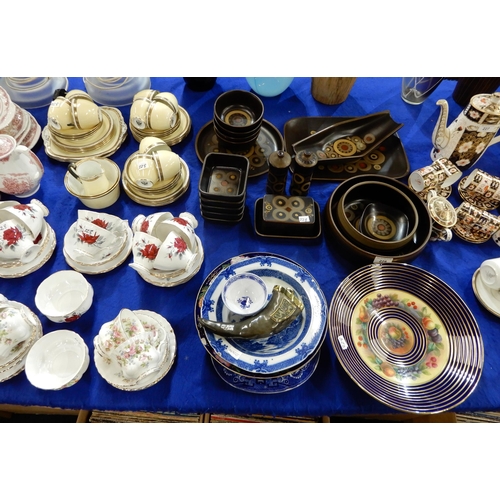 228 - Denby Arabesque tablewares, assorted blue and white plates, Royal Albert Moss Rose and Sweet Romance... 