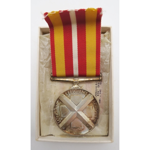 402 - A WW2 War Medal and Defence Medal, an Auxiliary Territorial Service cap badge engraved verso 