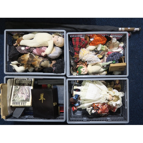 458 - A quantity of vintage dolls, of varying scale and manufacturer, with a selection of collectable odds... 