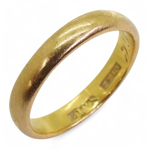 729 - A 22ct  gold wedding ring, size M1/2, weight 4.4gms