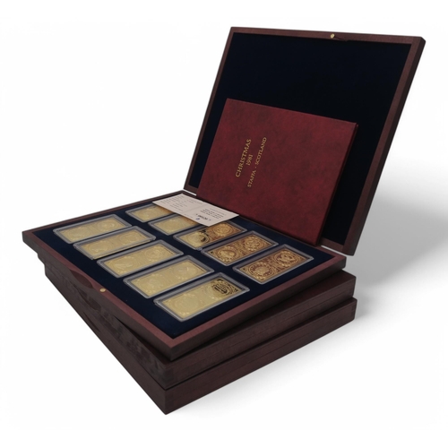 362 - A lot comprising the Windsor mint golden bars: Gold plated African Wildlife edition of 10 bars, in w... 