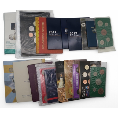 363 - A lot comprising The 2018 United Kingdom Premium Proof Set boxed with COA and  booklet together... 