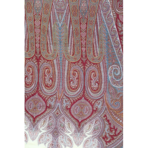 6003 - *PLEASE NOTE THAT THE PHOTOS HAVE BEEN AMENDED* Three late 19th century Paisley shawls, together wit... 