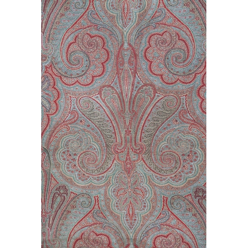 6003 - *PLEASE NOTE THAT THE PHOTOS HAVE BEEN AMENDED* Three late 19th century Paisley shawls, together wit... 