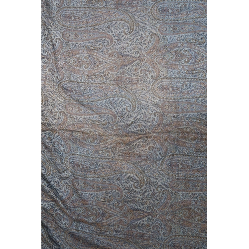 6003 - *PLEASE NOTE THAT THE PHOTOS HAVE BEEN AMENDED* Three late 19th century Paisley shawls, together wit... 