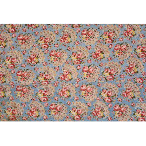 6008 - A 1930s/40s Comfy quilt with pink floral wholecloth on blue ground, the reverse in light blue 206cm ... 