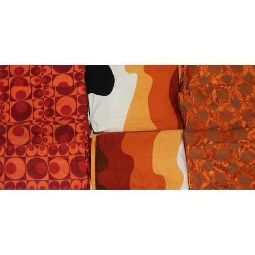 6017 - A collection of retro curtains, mainly in orange