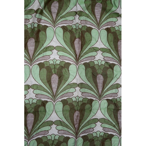 6020 - A collection of retro mid century curtains including a pair of German Pflegeleicht Indanthren 172cm ... 