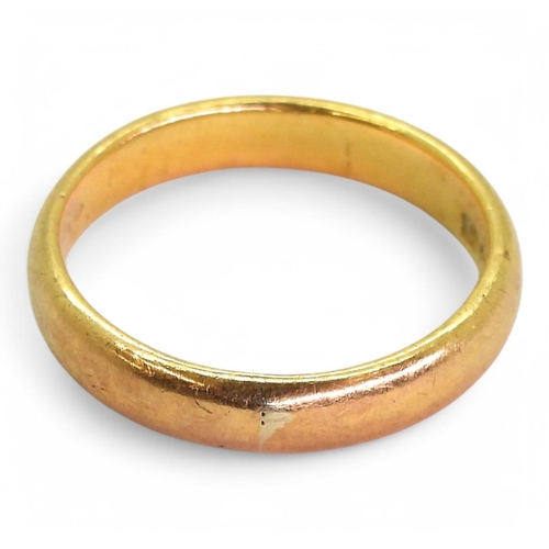 729 - A 22ct  gold wedding ring, size M1/2, weight 4.4gms