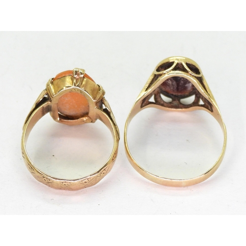 747 - Two 9ct gold rings, a cameo size L1/2 (approx) and a garnet size S1/2, weight combined 5.5gms