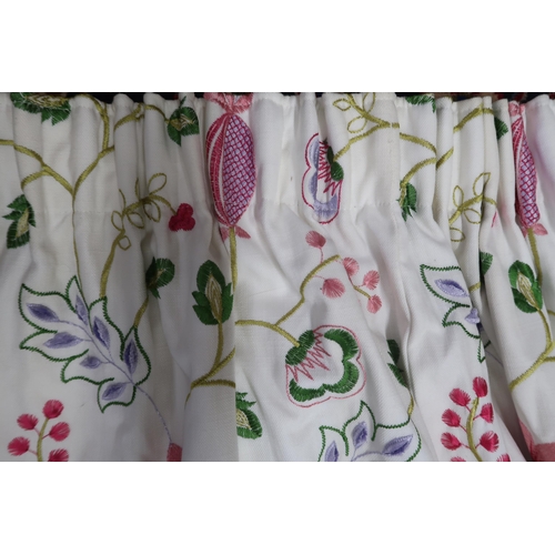 6098 - A pair of Fiorella Rosebud curtains