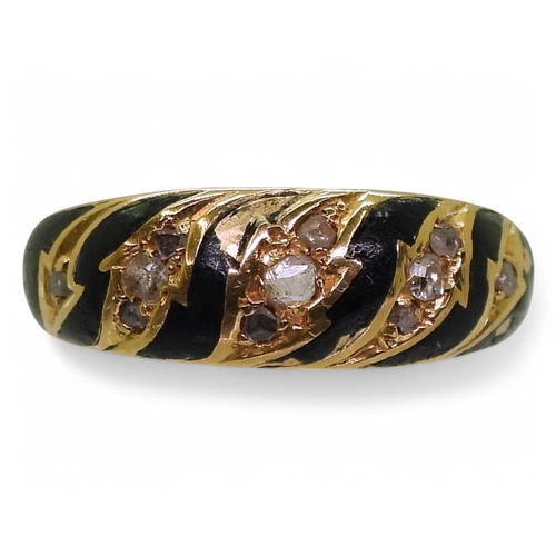 2740 - A MOURNING RINGmade in 18ct gold with full Birmingham hallmark for 1883, with rose and old cut diamo... 