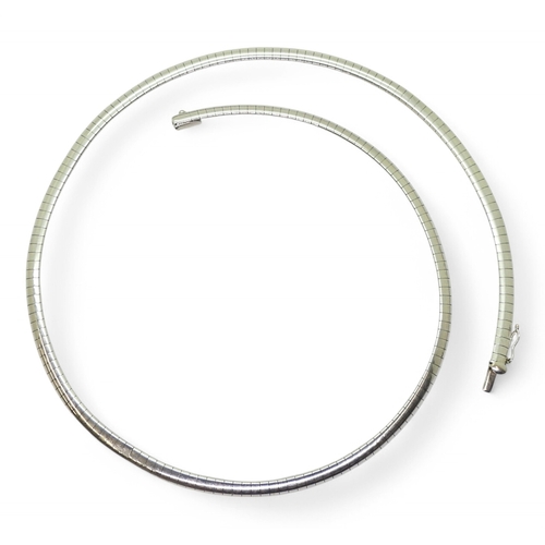 2760 - AN ITALIAN RIBBON CHAINmade in 18ct white gold with a domed profile, length approx 45cm, weight 23gm... 