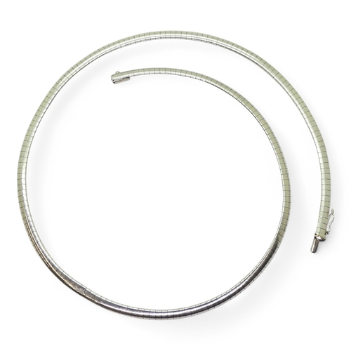 2760 - AN ITALIAN RIBBON CHAINmade in 18ct white gold with a domed profile, length approx 45cm, weight 23gm... 