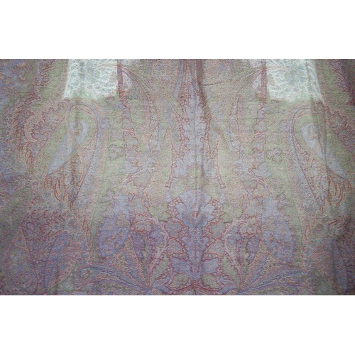 6003 - *PLEASE NOTE THAT THE PHOTOS HAVE BEEN AMENDED* Three late 19th century Paisley shawls, together wit... 