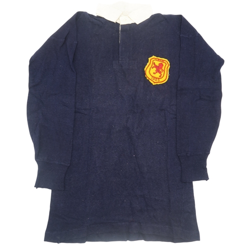 2562 - A 1925 SCOTLAND INTERNATIONAL FOOTBALL JERSEYBy T.R. Charlton, Sports Outfitters, Glasgow, with Lion... 