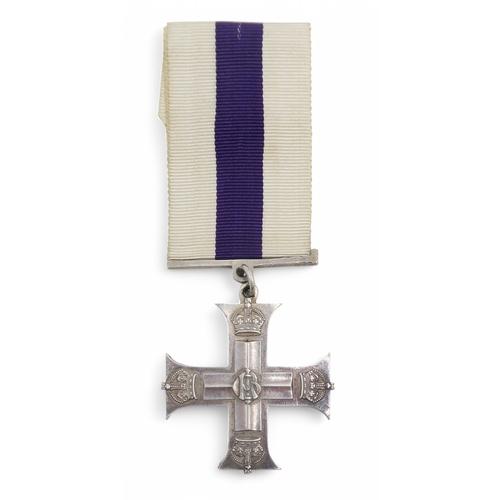 2581 - A WW1-PERIOD MILITARY CROSSUnnamed, as issued; an India General Service Medal (IGSM 1919) with Afgha... 