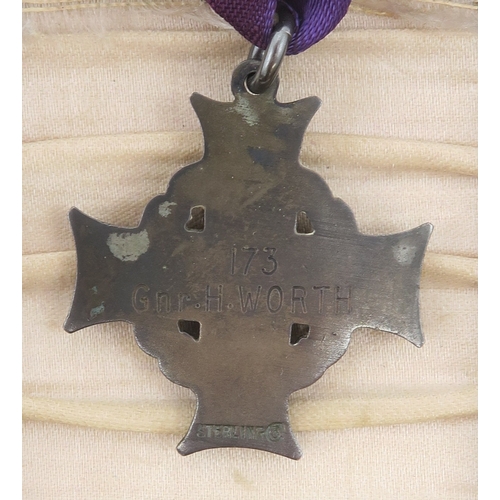 2581 - A WW1-PERIOD MILITARY CROSSUnnamed, as issued; an India General Service Medal (IGSM 1919) with Afgha... 