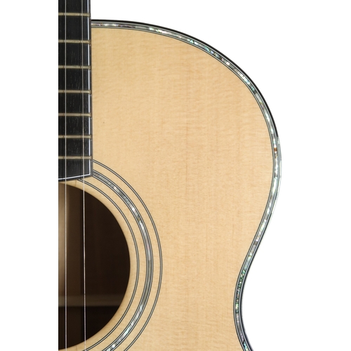 2520 - MOON DOUGIE MACLEAN SIGNATURE c.2000sWith black acacia back and sides and a sitka spruce top in a na... 