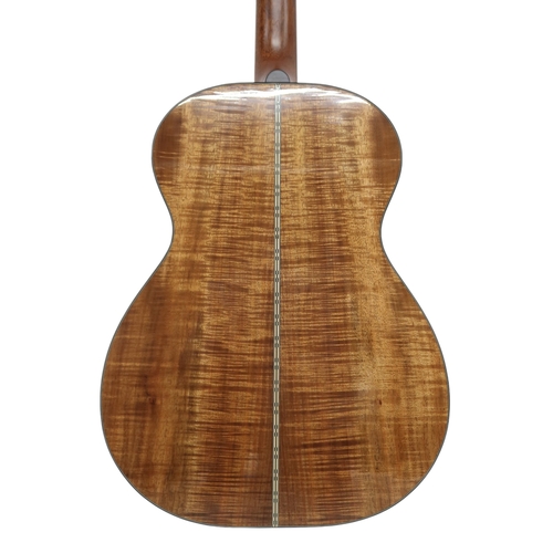 2520 - MOON DOUGIE MACLEAN SIGNATURE c.2000sWith black acacia back and sides and a sitka spruce top in a na... 