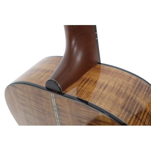 2520 - MOON DOUGIE MACLEAN SIGNATURE c.2000sWith black acacia back and sides and a sitka spruce top in a na... 