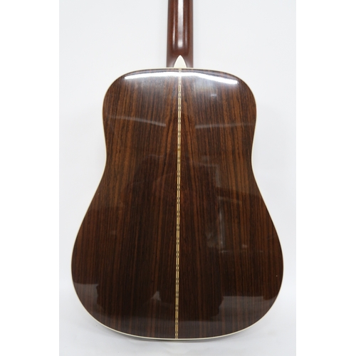 2528 - MARTIN D12-28 2005Rosewood back and sides and a spruce top, ebonised 20-fret fretboard and black pic... 