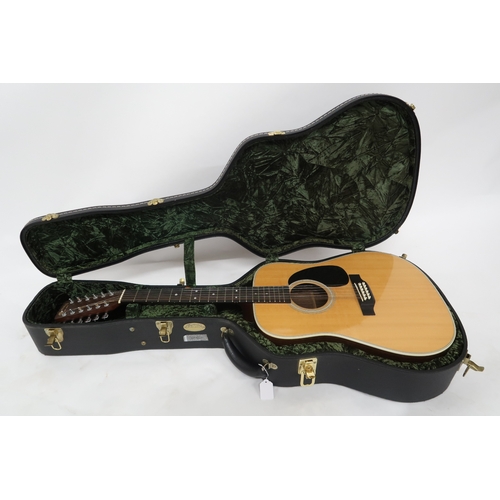 2528 - MARTIN D12-28 2005Rosewood back and sides and a spruce top, ebonised 20-fret fretboard and black pic... 