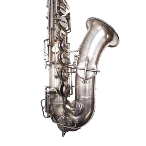 2534 - A CURVED SOPRANO MARTIN SAXOPHONE c.1923Handcraft model, no. 39696, low pitch, in silver plate with ... 