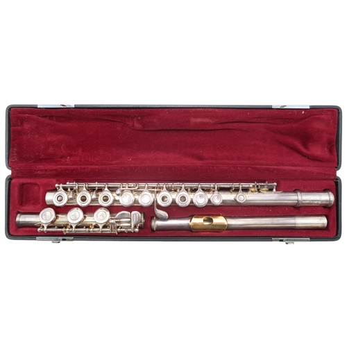 2535 - A SILVER YAMAHA 481 II FLUTEStamped Silver 925, with concert hard case and vinyl carrying bag 71cm... 