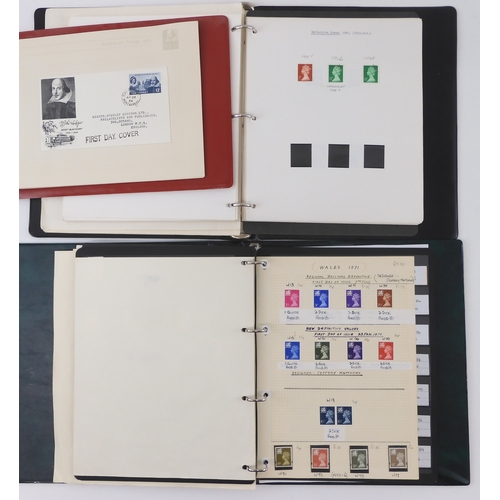 7026 - GREAT BRITAIN <br />A lot comprising The Royal Mail Definitive Collection, various Royal Mail Commem...