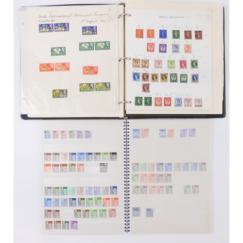 7026 - GREAT BRITAIN A lot comprising The Royal Mail Definitive Collection, various Royal Mail Commemorativ... 