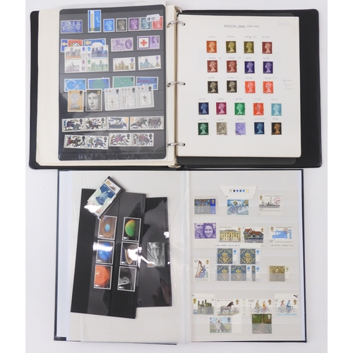 7026 - GREAT BRITAIN A lot comprising The Royal Mail Definitive Collection, various Royal Mail Commemorativ... 