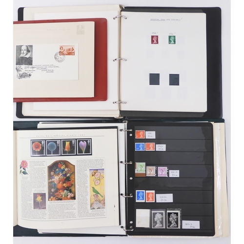 7026 - GREAT BRITAIN A lot comprising The Royal Mail Definitive Collection, various Royal Mail Commemorativ... 