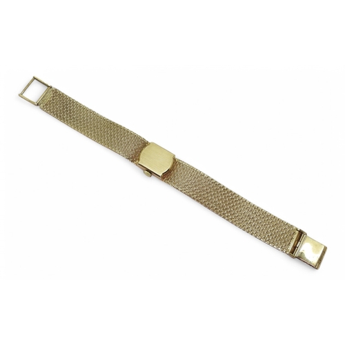 2894 - A LADIES JEAN RENET BRACELET WATCHthe case and integral strap are made in 9ct gold with London hallm... 